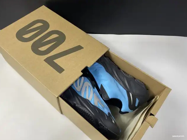 Boost Cyan' MNVN ADIDAS Yeezy GZ3079 'Bright 700 0702